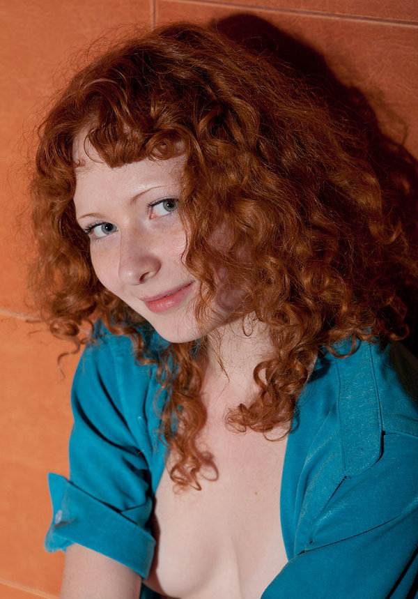 Еленка, 24 года, 6 размер груди